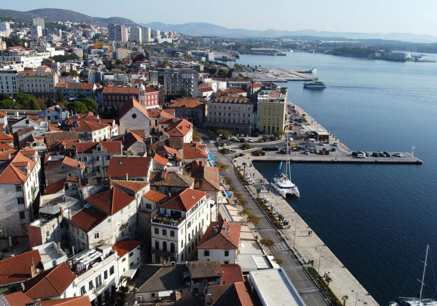 Iz rubrike vjerovali ili ne: Stan od 12 kvadrata na Jadranu se prodaje za PAPRENIH 45.000 EVRA