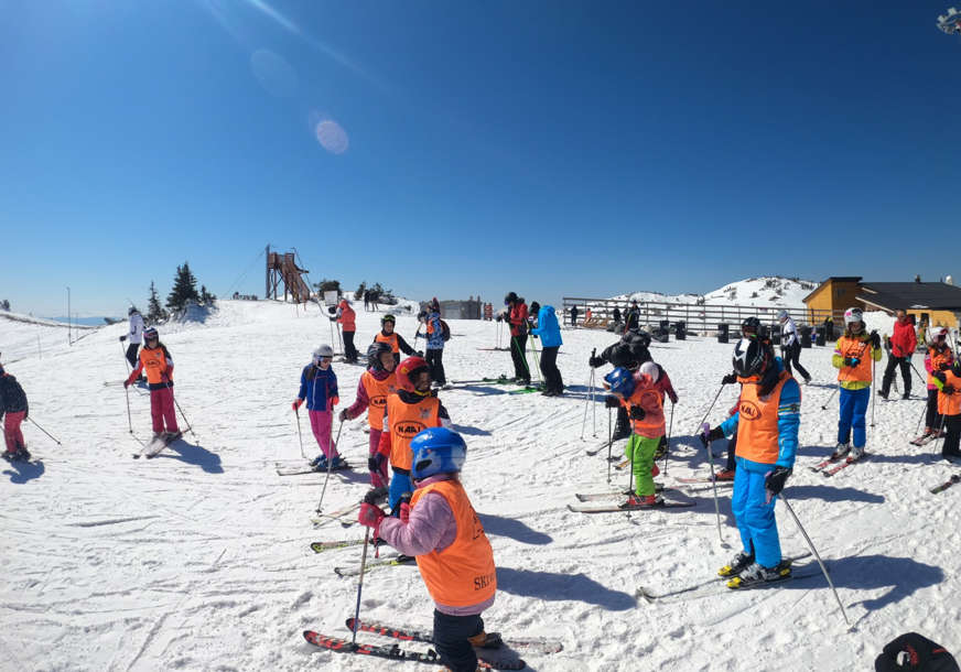 UPIS RS: Novčana podrška Ski klubu RIS u njihovom radu sa djecom i mladima