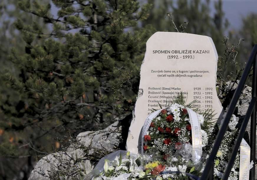 (FOTO) Slobodanka 32 godine traga za tijelima UBIJENIH RODITELJA: Stari partizani svirepo umoreni i bačeni u jamu Kazani