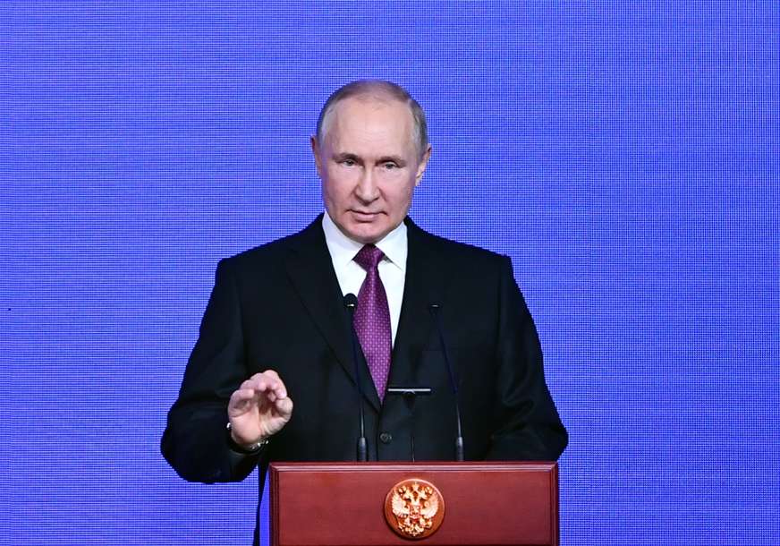 Oružje za borbu: Putin tvrdi da se informacijama ne može vjerovati