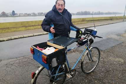 Auto-radio grmi na Boškovom biciklu: Građevinski radnik iz Gradiške ima nesvakidašnju strast (FOTO)