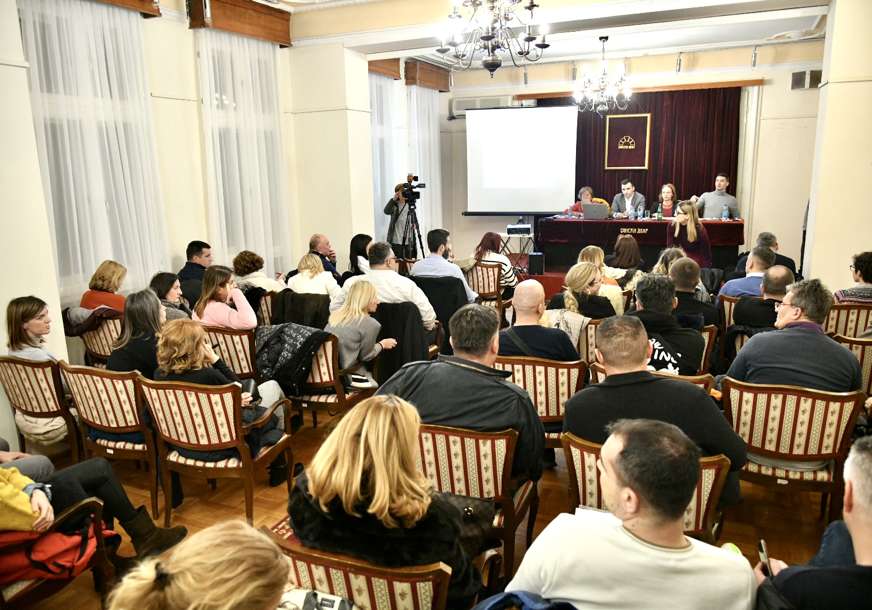 "Da saslušamo građane" Održana centralna javna rasprava o nacrtima rebalansa i budžeta Grada za 2023. godinu