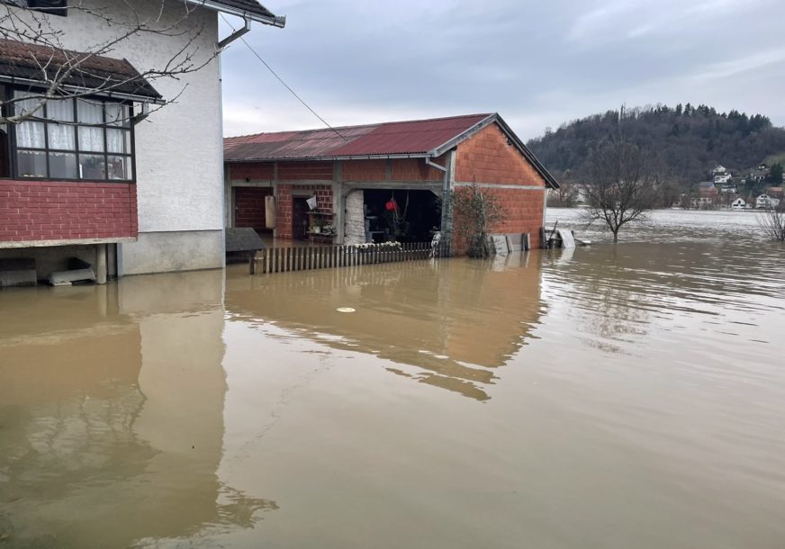 kostajnica poplavljene kuce 