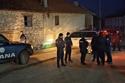 "Situacija je incidentna"  Porodica Petrović i mještani Hoče noć proveli stražareći
