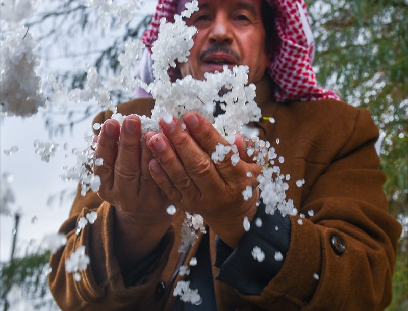 Rijetka pojava: Kuvajt pogodio grad, stanovnici u nevjerici (FOTO)