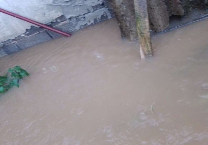 Poplavljeni objekti u Novom Gradu: U toku evakuacija stoke iz 3 domaćinstva