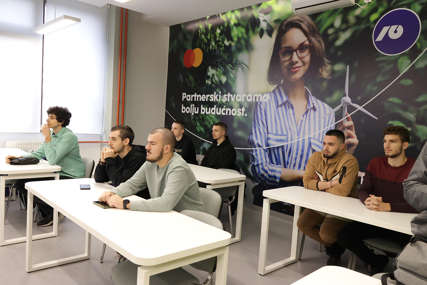 Potpuno nova učionica i moderna oprema: Vrijedan poklon NLB banke Elektrotehničkom fakultetu (FOTO)