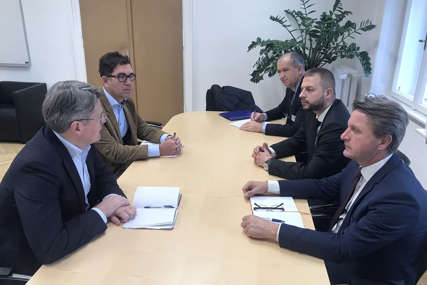 "NASTAVAK SARADNJE" Nešković i Emrić razgovarali s direktorom Sekretarijata Energetske zajednice Evrope