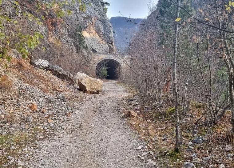 Tunel u kojem je sniman film "Lepa sela lepo gore"