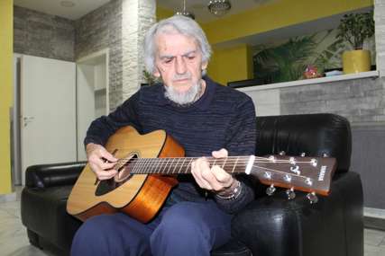 "Nisam rođen za vojnika nego za pjesnika" Vojislav Trifunović, vojni oficir u penziji iz Gradiške, vratio se staroj ljubavi