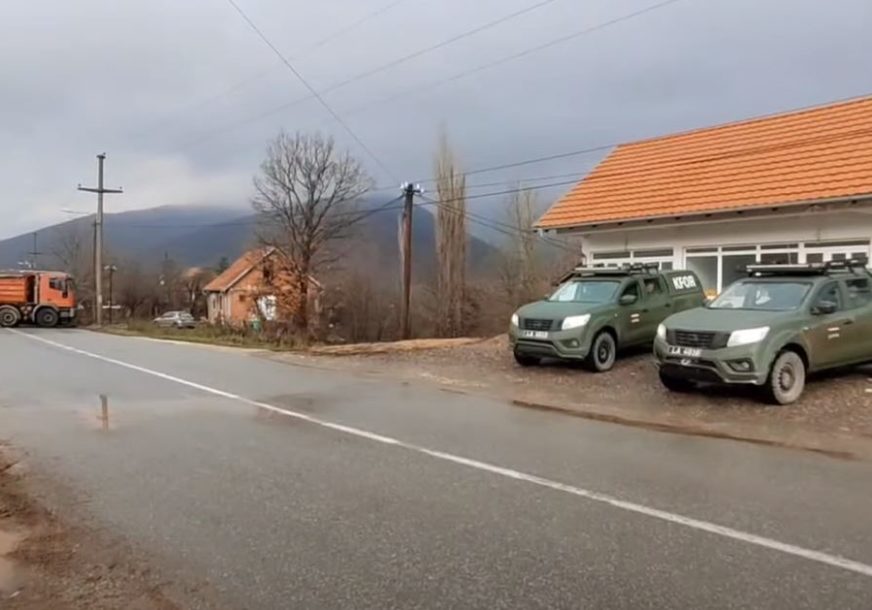 "Svi smo na nekim spiskovima" Kod Zubinog potoka šatori i barikade (FOTO, VIDEO)