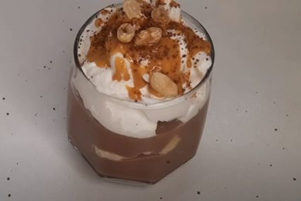 Idealan za praznično zaslađivanje: Čokoladni desert sa rumom