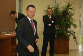 Oštra kritika gradonačelniku: Lukač tvrdi da PLACEVI ZA MLADE nisu besplatni "Građanima se konstantno serviraju poluinformacije"