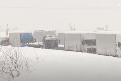 Poginulo 8 osoba: Snježna oluja okovala Japan