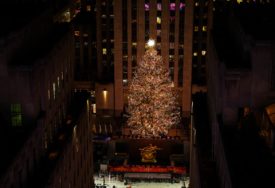 Zasvijetlila jelka ispred Rokfeler centra: Upaljeno najspektakularnije božićno drvo na svijetu (FOTO)