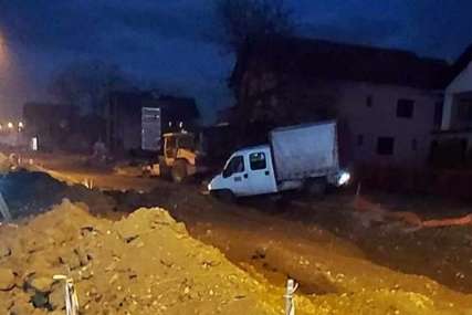 Kamion upao u rupu na gradilištu ulice u Bijeljini