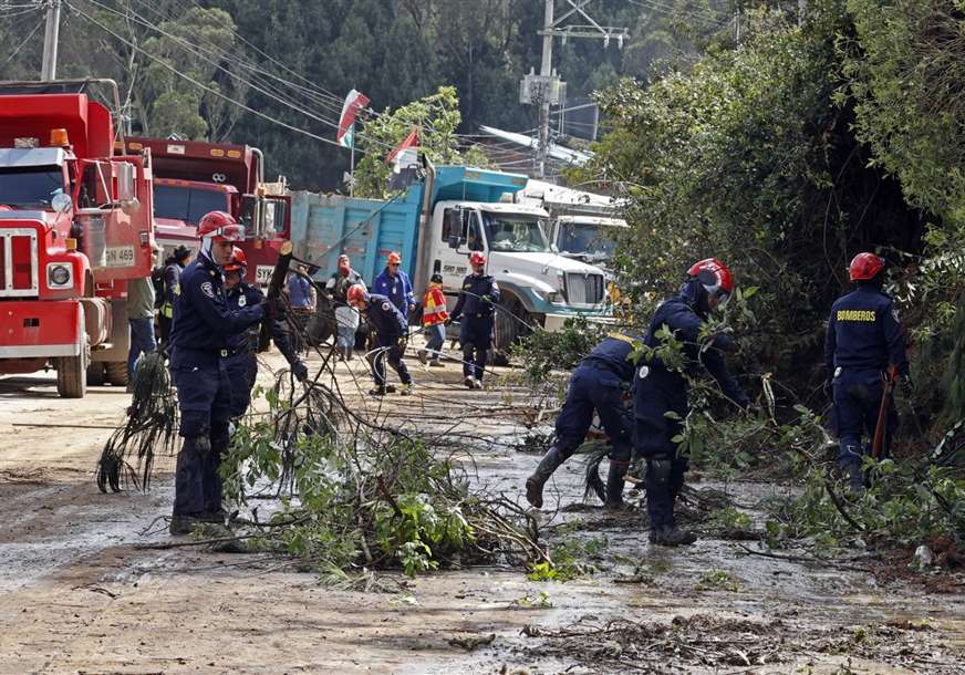 Klizište zahvatilo autobus: U Kolumbiji poginulo najmanje 12 osoba