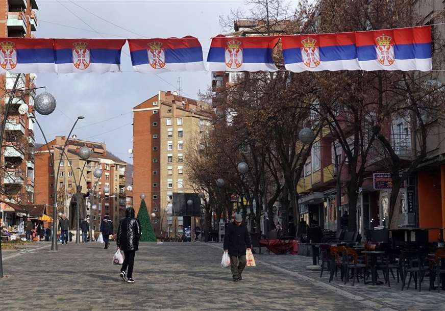 Srbi na KiM organizovano sijeku badnjake "Bez tradicije ne bismo bili to što jesmo"