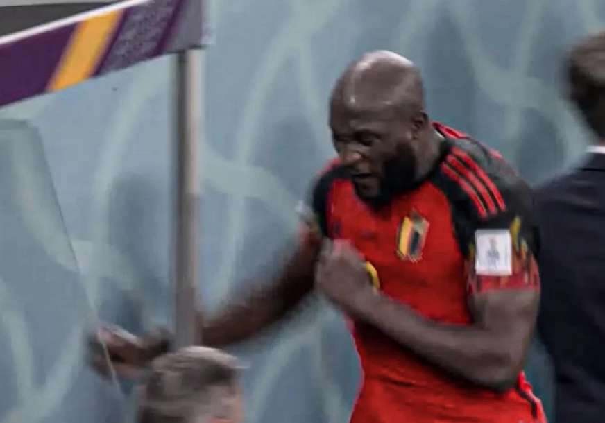 NA KRAJU JE POGODIO Lukaku razbijao nakon poraza (VIDEO)