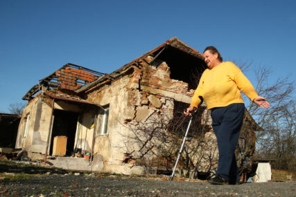 Godišnjica katastrofalnog zemljotresa na Baniji: Za 2 godine sagrađeno samo 6 kuća, vlast poziva na samoobnovu (FOTO)