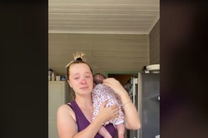 "Samo se želim istuširati" Mama pokazala realnost roditeljstva (VIDEO)
