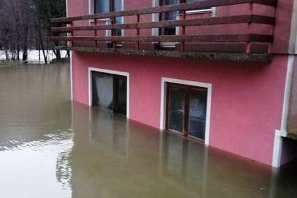 Srpska povratnička porodica očajna nakon poplave “Niko iz Gradske uprave nije dolazio da procijeni štetu”