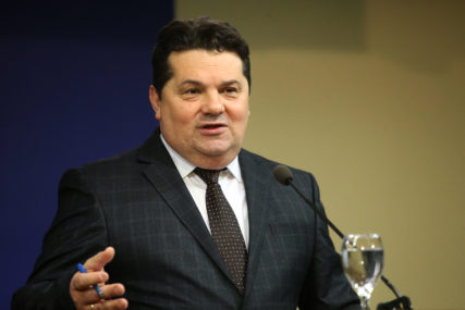 Stevandić reagovao na Šmitovu izjavu "Srpska će biti prinuđena da ga proglasi personom non grata"