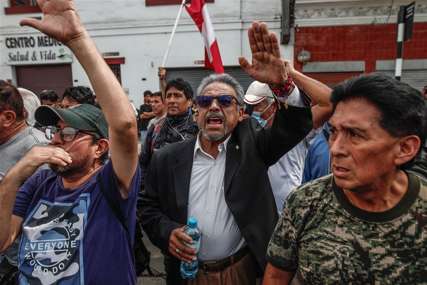 Policija privela predsjednika Perua: Kastiljo je prethodno raspustio parlament, ali su ga poslanici smijenili