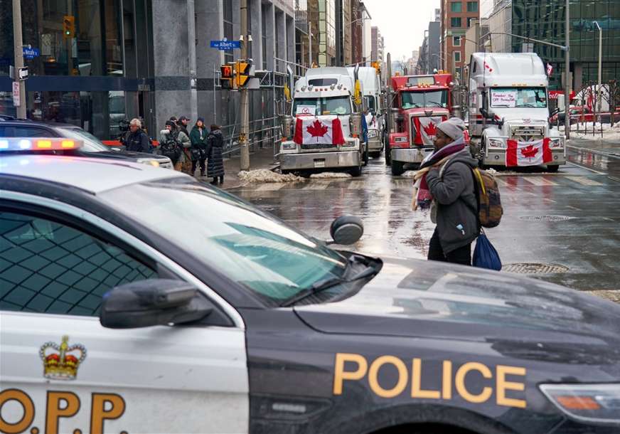Šta se dešava sa omladinom: Za ubistvo u Torontu okrivljeno 8 TINEJDŽERKI