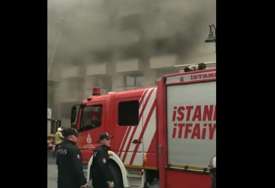 BUKTINJA U ISTANBULU Gori hotel, gosti hitno evakuisani (VIDEO)