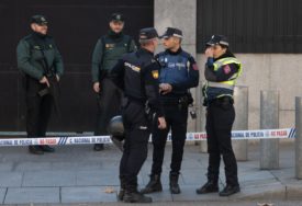 AMBASADE UKRAJINE NA METI Drama i u Madridu zbog "krvavog paketa"