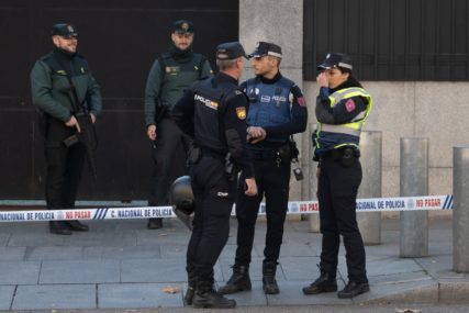 AMBASADE UKRAJINE NA METI Drama i u Madridu zbog "krvavog paketa"