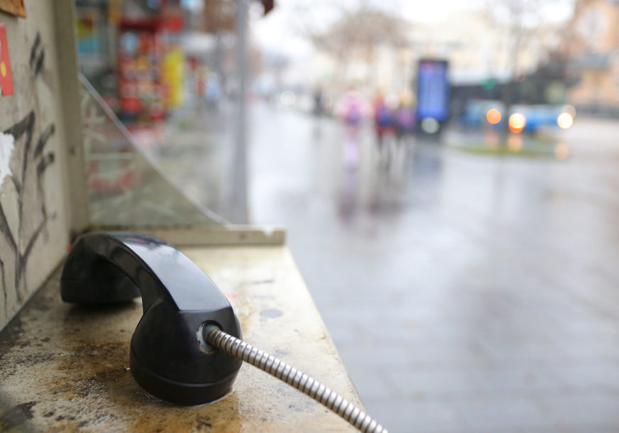 telefonska govornica stari telefon