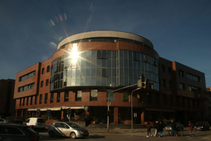 Šta se dešava s tenderom: Kupovina "kumovske zgrade" postaje sve neizvjesnija