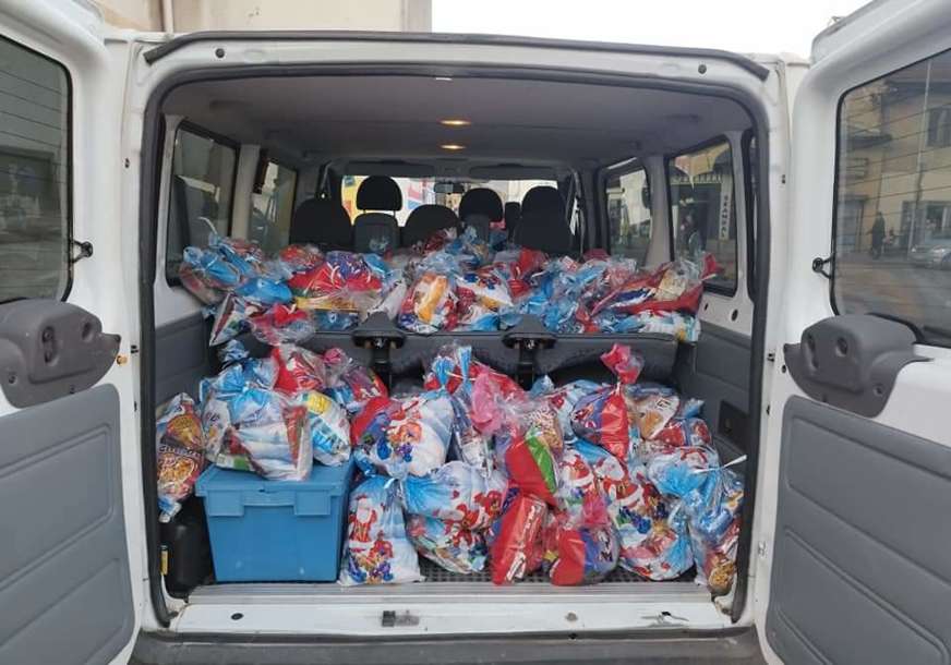 UČENICI VELIKOG SRCA Prikupljeno više od 50.000 KM za paketiće za djecu na Kosovu