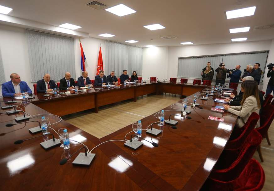 Dodik nakon sastanka s Čovićem najavio brzo formiranje Savjeta ministara "Podržavamo Borjanu Krišto, konačni dogovor u četvrtak" (FOTO)