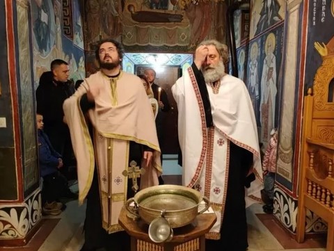 Sveštenici u Ostrogu