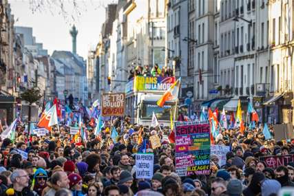 Protesti protiv penzione reforme u Parizu