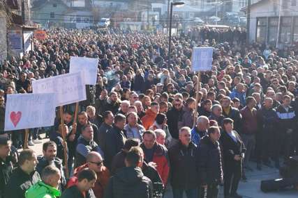 "Nećete nam Štrpce pretvoriti u geto" Na skupu u Štrpcu zatražena bezbijednost za Srbe na KiM