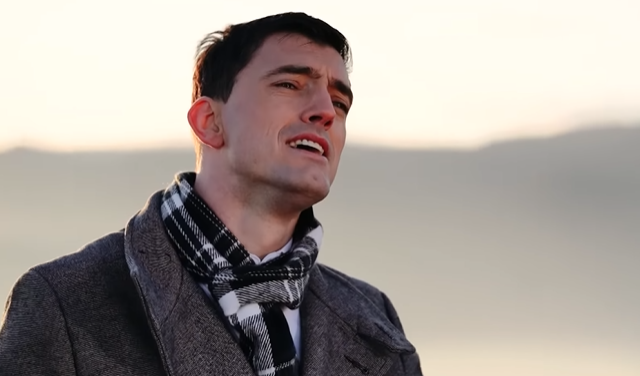 ODUŠEVIO MNOGE Mladić koji je pjevao „Pukni zoro“ na proslavi 9. januara objavio novu pjesmu (VIDEO)