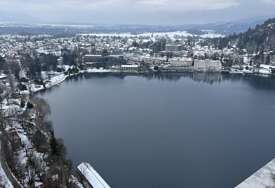 Bledsko jezero u našem objektivu: Zimska razglednica iz Slovenije (FOTO)