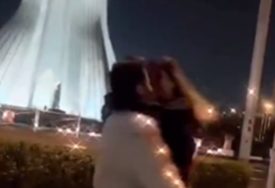 Optuženi za narušavanje nacionalne bezbjednosti: Iranski par objavio snimak, pa osuđeni na 21 godinu zatvora (VIDEO)