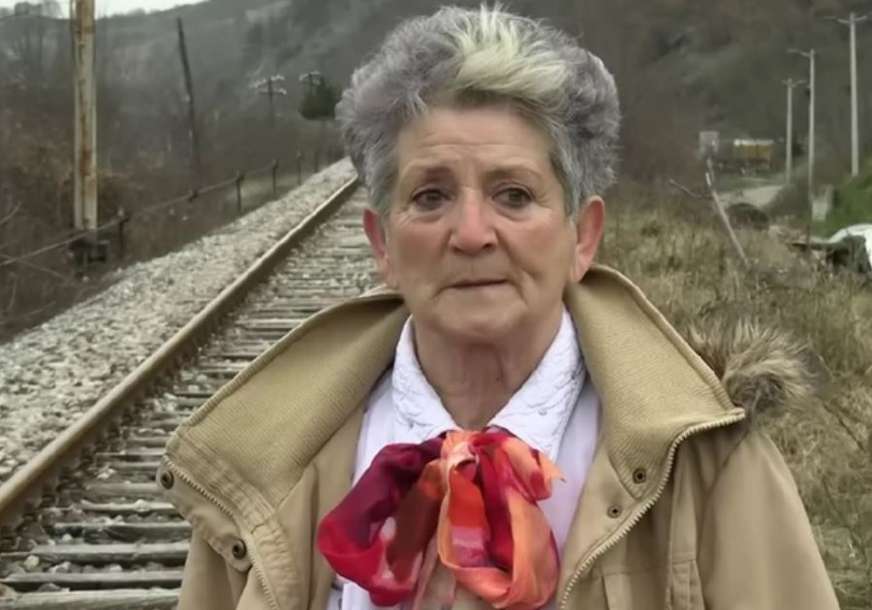 "Bila sam potpuno izgubljena" Djevojka stajala na pruzi odlučna da sebi oduzme život, tada je između nje i voza stala hrabra Lola (VIDEO)