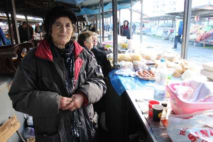 Njena evidencija je za poštovanje: Marija Vuković iz Laminaca 3.000 puta donosila sir i kajmak na pijacu (FOTO)