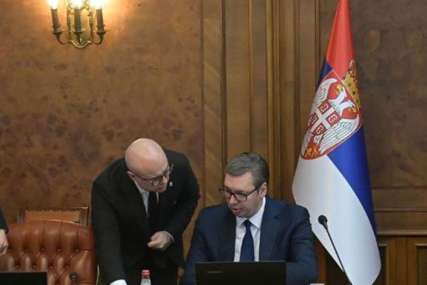 "Jedan od najtežih dana za Srbiju" Vučić informisao vladu o razgovoru sa "petorkom" (FOTO)