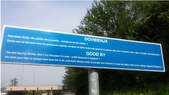 "Prevod na engleski radio mali od komšije" Natpis s granice između Srbije i Rumunije postao predmet ismijavanja na društvenim mrežama (FOTO)