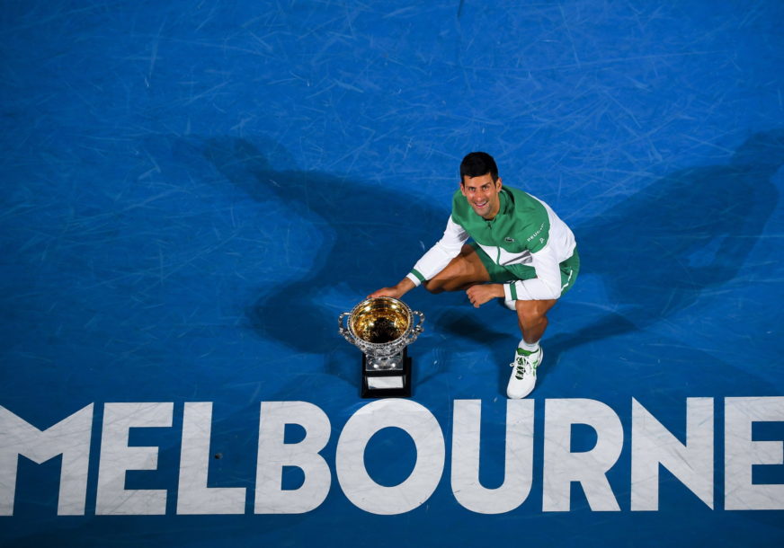 Novak Đoković sa trofejom na Australijan  openu 2021.