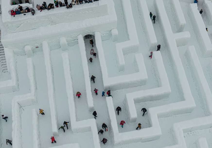 Zimske čarolije u Poljskoj: Ovako izgleda najveći lavirint na svijetu