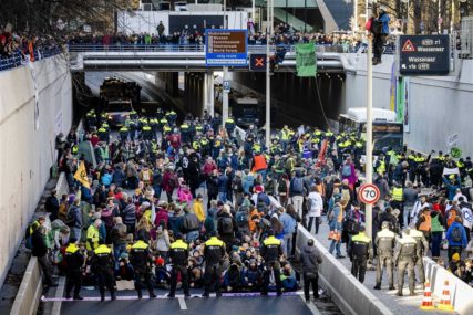 protesti Holandija