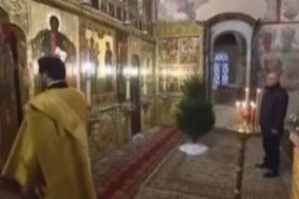 Sam samcat: U Kremlju održana liturgija samo za ruskog predsjednika (VIDEO)